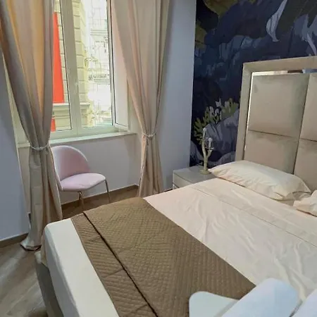 In Piazzetta فندق مبيت وإفطار نابولي