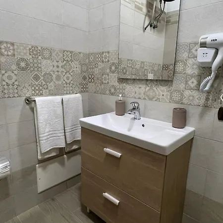 In Piazzetta نابولي