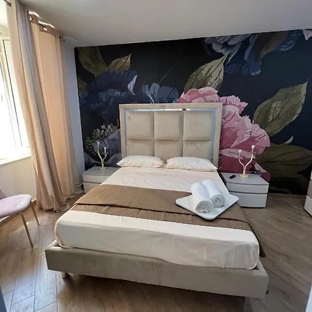 فندق مبيت وإفطار In Piazzetta نابولي