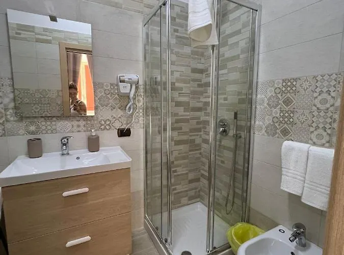 Frühstückspension In Piazzetta 3*