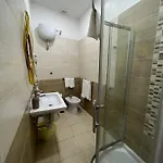 In Piazzetta Nápoly