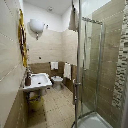 In Piazzetta 나폴리